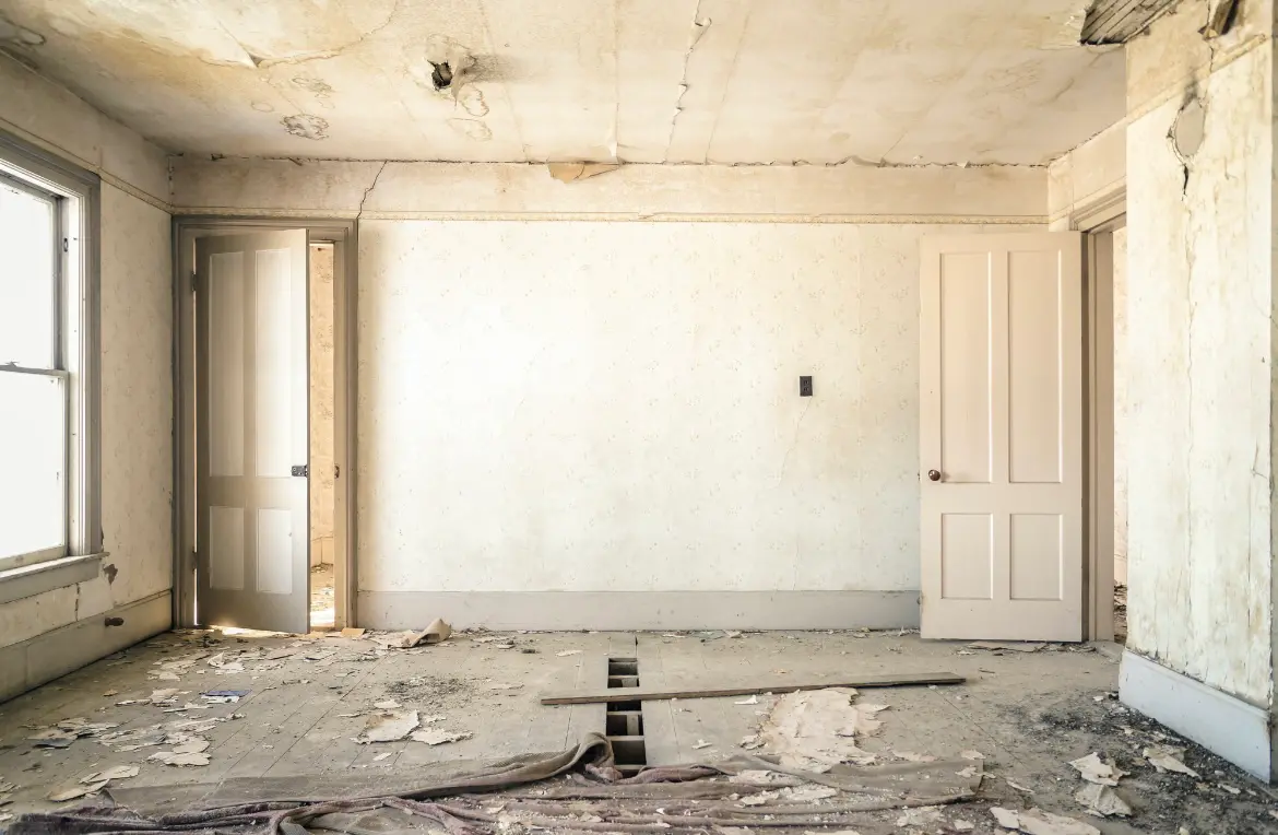 Waste disposal crew managing a cleanout project in Brandon